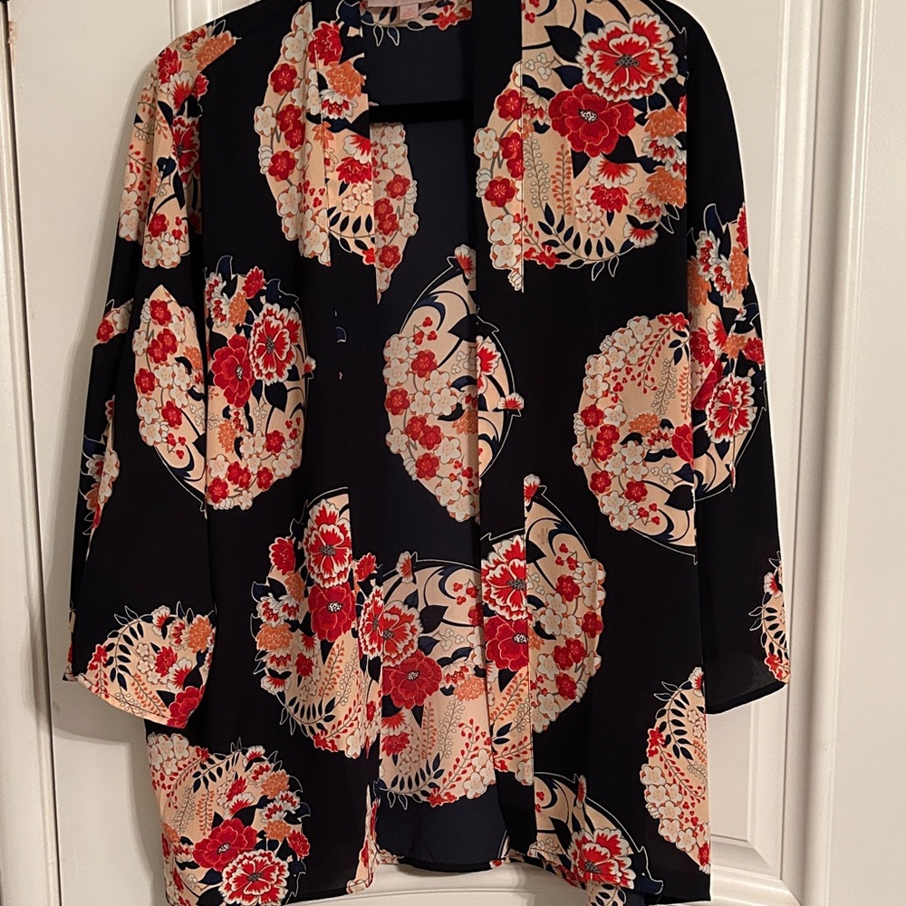 Laurie Felt Black, Navy  and Red Floral Kimono